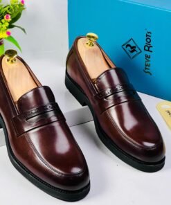 Steve Riots Brown Leather Loafers – Timeless Elegance 👞🤎
